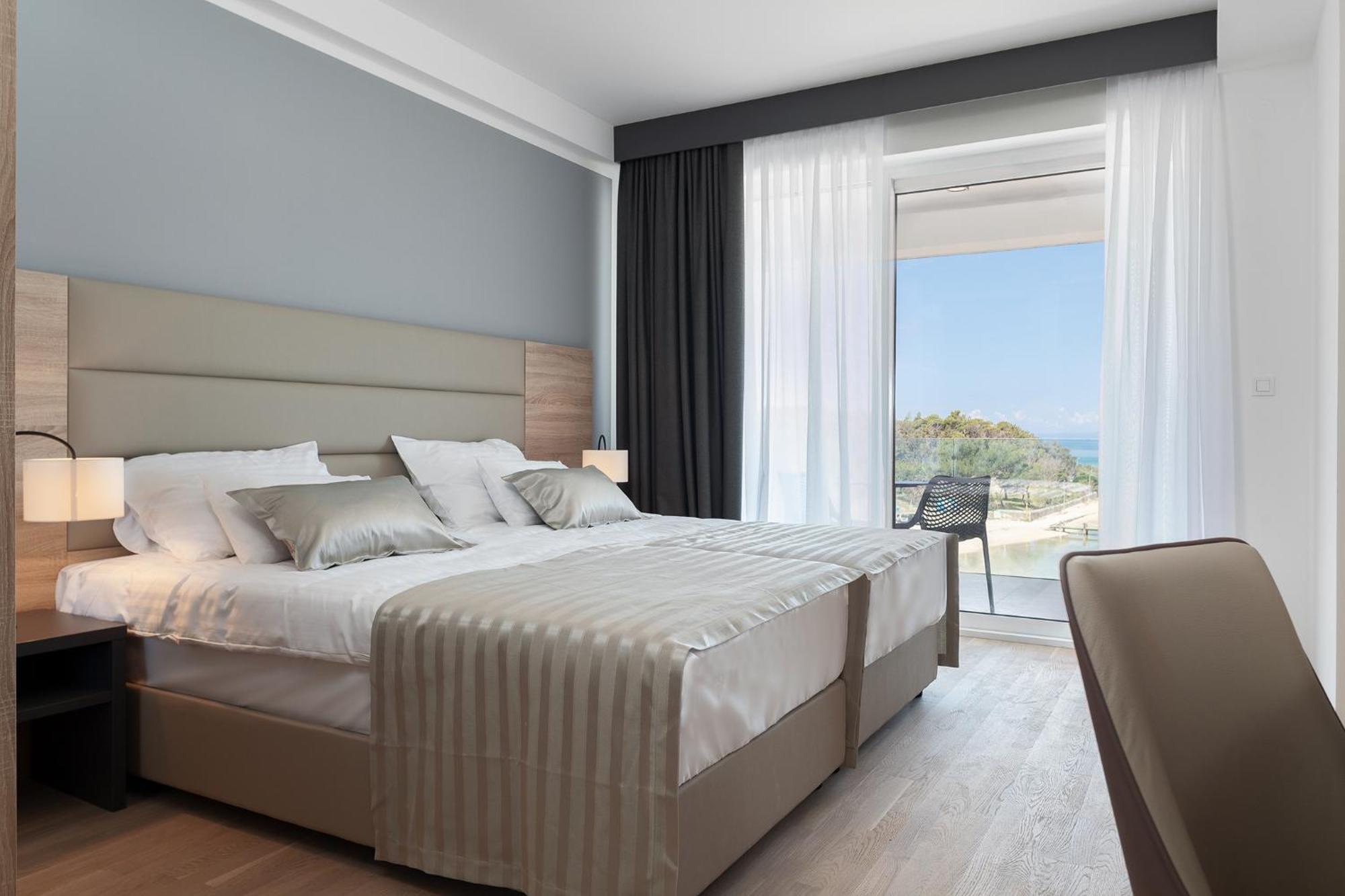 Kaneo Beach Hotel Novaglia Esterno foto