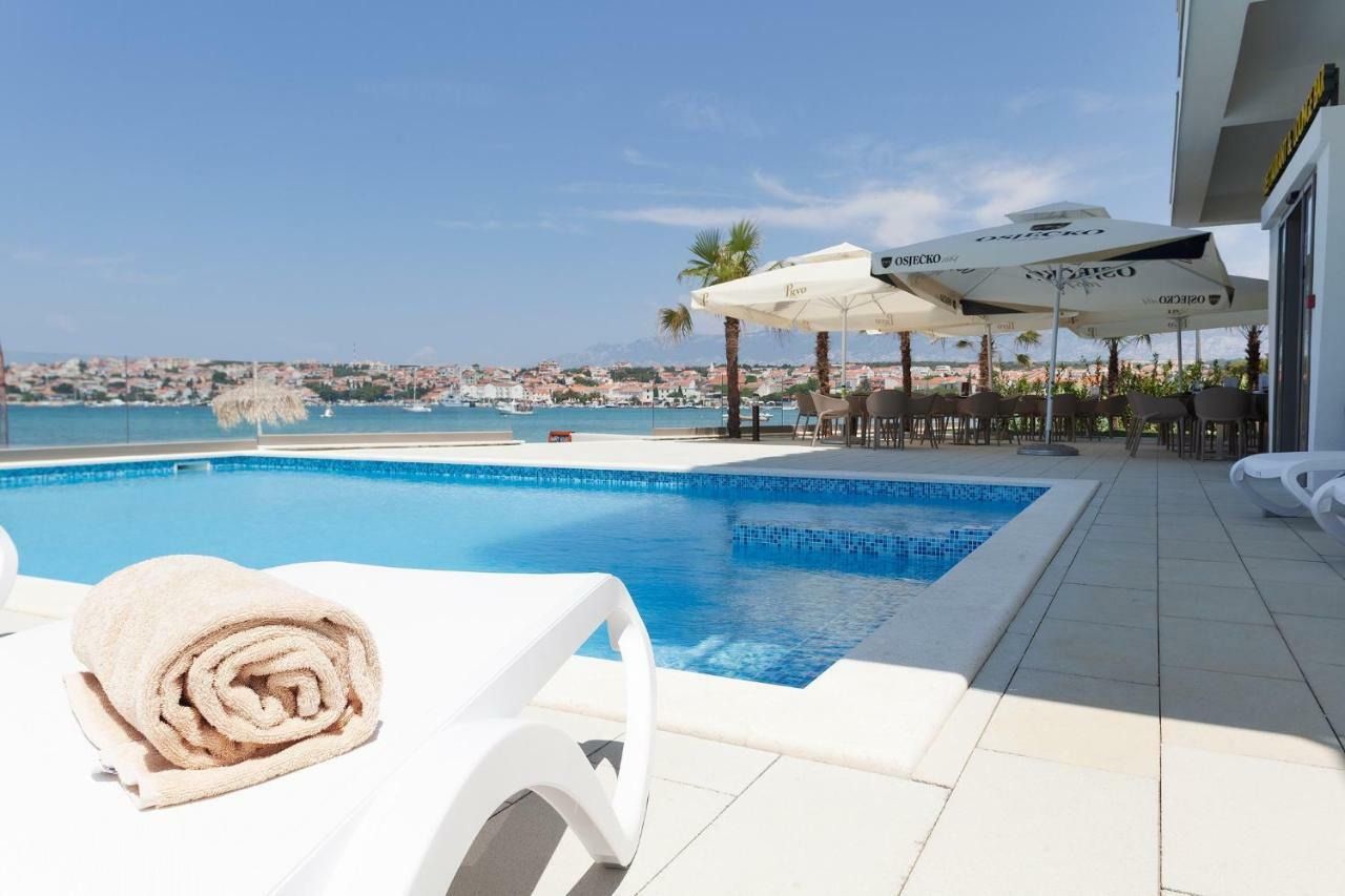 Kaneo Beach Hotel Novaglia Esterno foto