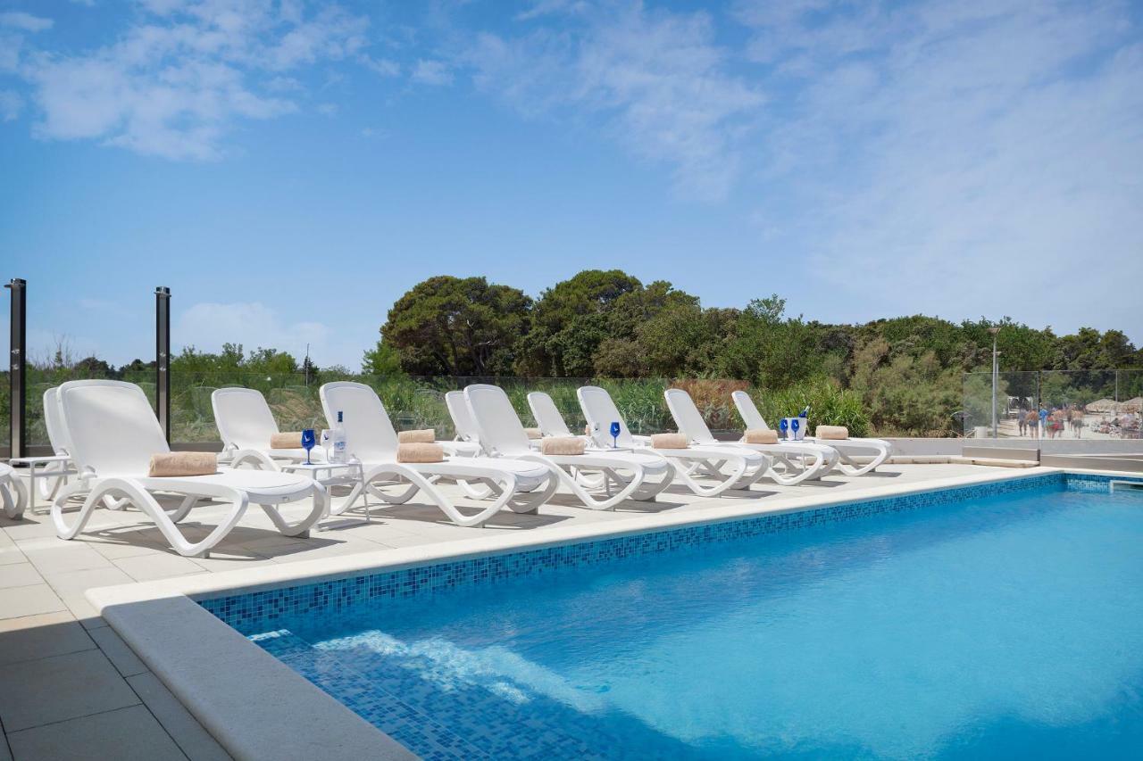 Kaneo Beach Hotel Novaglia Esterno foto